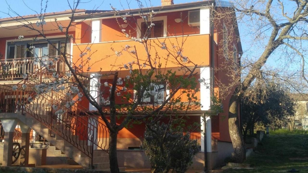 Apartment Zita With 1 Bedroom In Relaxing Surroundings Near Umag Exterior foto